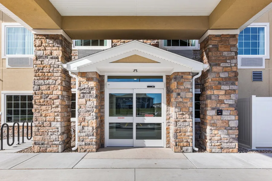 Cobblestone Hotel & Suites - Denmark/Green Bay hotel detail image 2