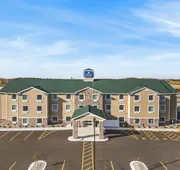 Cobblestone Hotel & Suites - Denmark/Green Bay hotel detail image 3