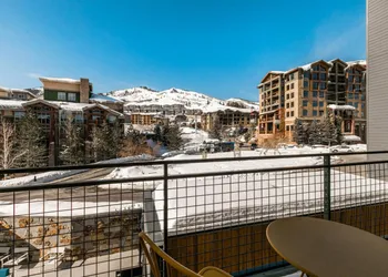 Yotelpad by All Seasons Resort Lodging hotel thumbnail 2