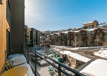Yotelpad by All Seasons Resort Lodging hotel thumbnail 3