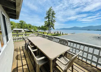 Waters Edge Lodge hotel thumbnail 2