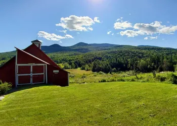 Ski and Hike/Bike Lodge - minutes from the hills hotel thumbnail 3