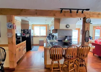 Ski and Hike/Bike Lodge - minutes from the hills hotel thumbnail 7