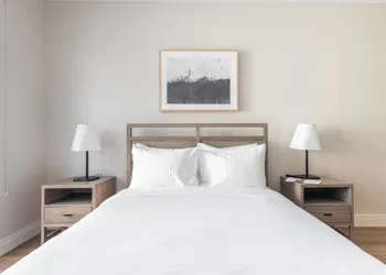 Furnished Studio in Newton Near MBTA Parks hotel thumbnail 5