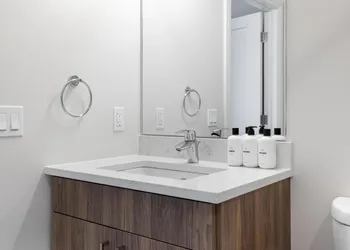 Furnished Studio in Newton Near MBTA Parks hotel thumbnail 8
