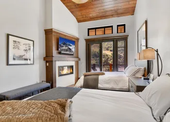 Luxe Ski-inOut w Summer Hiking Biking Access to Park City Resort. Enjoy Hyatt Centric amenities hotel thumbnail 5
