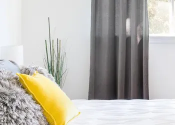 Walk to SoCo Stylish Mid Century Gem by Lodgewell hotel thumbnail 6