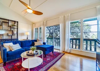 The Perch by Lodgewell - Duplex in Zilker neighborhood hotel thumbnail 6