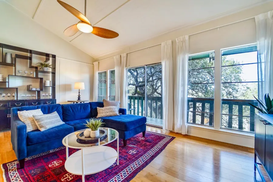 The Perch by Lodgewell - Duplex in Zilker neighborhood hotel detail image 6