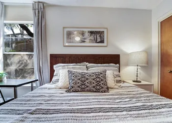 The Perch by Lodgewell - Duplex in Zilker neighborhood hotel thumbnail 8