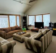 Ski Hills are only minutes away - Pinnacle View Apt - Spectacular Scenery hotel detail image 4