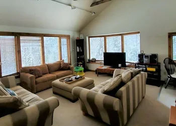 Ski Hills are only minutes away - Pinnacle View Apt - Spectacular Scenery hotel thumbnail 4