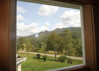 Ski Hills are only minutes away - Pinnacle View Apt - Spectacular Scenery hotel thumbnail 7