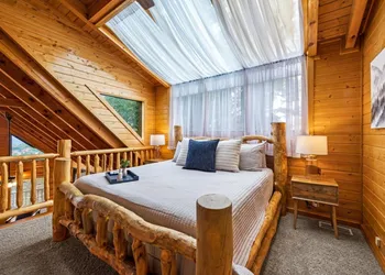 Grateful Gathering Lodge MTN View Hot Tub Games hotel thumbnail 7