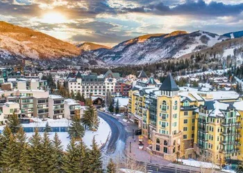 Exquisite Upscale Oasis · Ski Resort hotel thumbnail 3