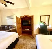 Lake View Queen Guest Room With Two Queens, Sleeper Sofa And Deck Overlooking Lake Ouachita. 1 Bedroom Hotel Room by RedAwning hotel detail image 3