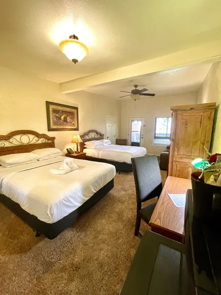 Lake View Queen Guest Room With Two Queens, Sleeper Sofa And Deck Overlooking Lake Ouachita. 1 Bedroom Hotel Room by RedAwning hotel detail image 6