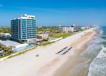 Max Beach Resort Panorama Suite 704 hotel thumbnail 7