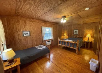 West 1077 Guest Ranch - Hackberry Room 8 hotel thumbnail 4