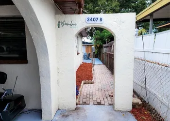 Well equiped house near Raymond James Stadium hotel thumbnail 3