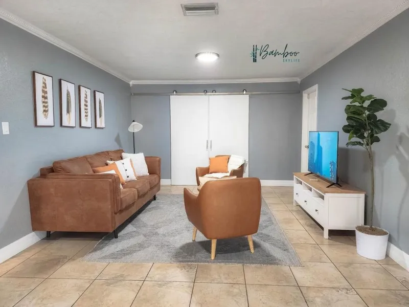 Well equiped house near Raymond James Stadium hotel detail image 6