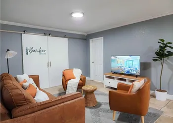 Well equiped house near Raymond James Stadium hotel thumbnail 8