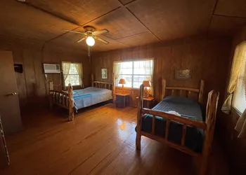 West 1077 Guest Ranch - Red Bud Room 11 hotel thumbnail 3