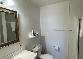 West 1077 Guest Ranch - Red Oak Room 6 hotel thumbnail 7