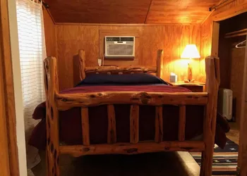 West 1077 Guest Ranch -Juniper Cabin 13 hotel thumbnail 5
