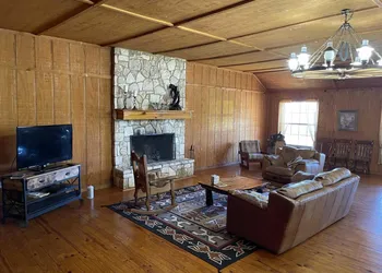 West 1077 Guest Ranch -Juniper Cabin 13 hotel thumbnail 8
