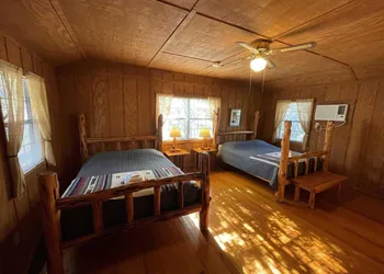 West 1077 Guest Ranch - Red Bud Room 12 hotel thumbnail 5