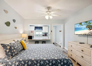 Upham Beach Inn - #2 Studio hotel thumbnail 3