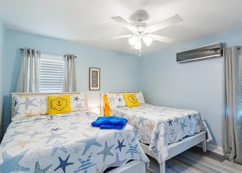 Upham Beach Inn #11 and #12 2BR Suite hotel thumbnail 8