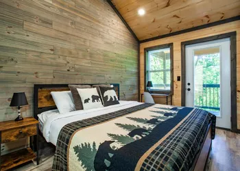 Sweet Honey Lodge - Newly Built Luxury Escape hotel thumbnail 3