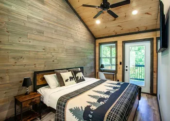 Sweet Honey Lodge - Newly Built Luxury Escape hotel thumbnail 4