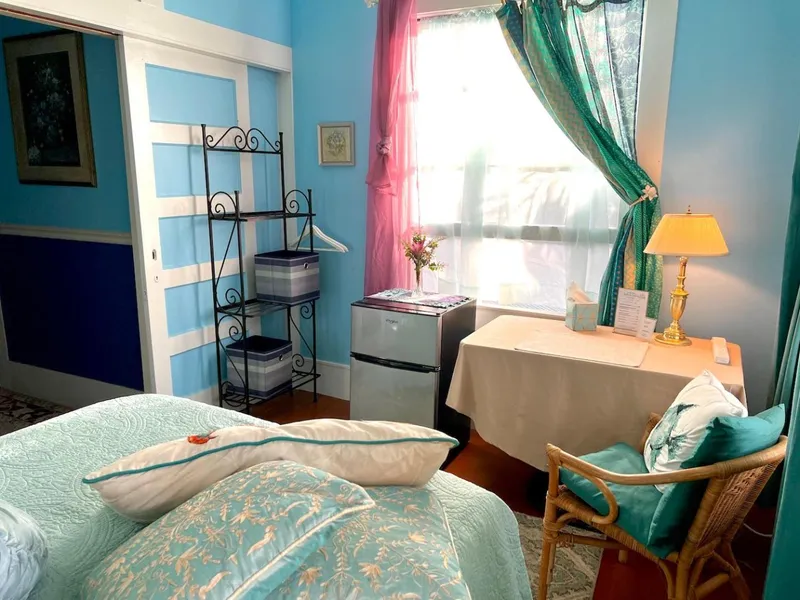 Guest Suites at Aloha Boutique Vegan B&B Inn - alcohol-free & smoke-free hotel detail image 2