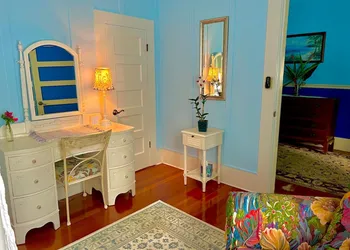 Guest Suites at Aloha Boutique Vegan B&B Inn - alcohol-free & smoke-free hotel thumbnail 4
