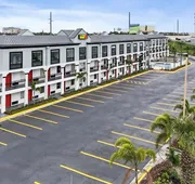 Super 8 by Wyndham Orlando Near Florida Mall hotel detail image 5