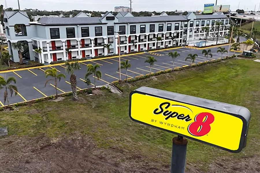 Super 8 by Wyndham Orlando Near Florida Mall hotel detail image 6