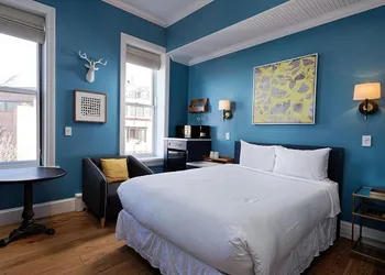 Independence Square 205 Stylish Hotel Room with AC Great Location in Aspen hotel thumbnail 4