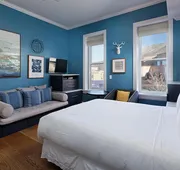 Independence Square 205 Stylish Hotel Room with AC Great Location in Aspen hotel detail image 5