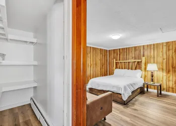 Eagles Nest Motel Unit 6 hotel thumbnail 2