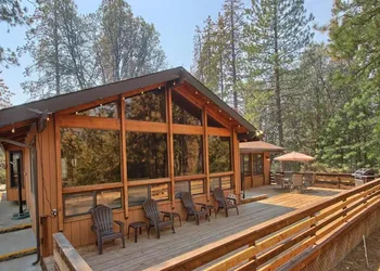 The Lodge at Uli Pines by BnB Yosemite hotel thumbnail 6