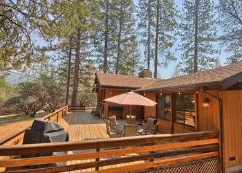 The Lodge at Uli Pines by BnB Yosemite hotel thumbnail 7