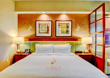 Amalz 2 Bed 3 Bath Balcony Suites at Mgm Signature ! hotel thumbnail 6