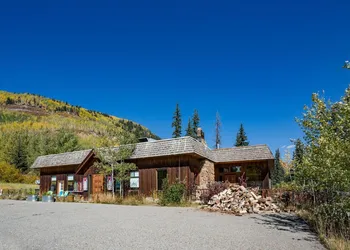 49617 HWY 550 Inn Full Listing hotel thumbnail 2