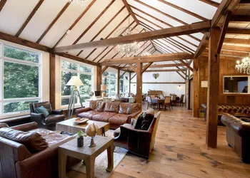 Farm Road Estate - Inn Room 7 hotel thumbnail 4