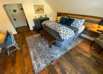 Farm Road Estate - Inn Room 9 hotel thumbnail 7