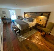 Farm Road Estate - Inn Room 8 hotel detail image 7