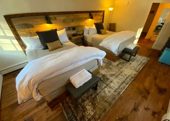 Farm Road Estate - Inn Room 5 hotel thumbnail 8